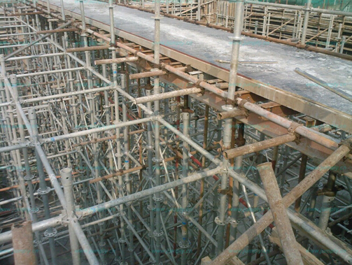 【建筑鋼管腳手架】守得住安quan才是關(guān)鍵的！