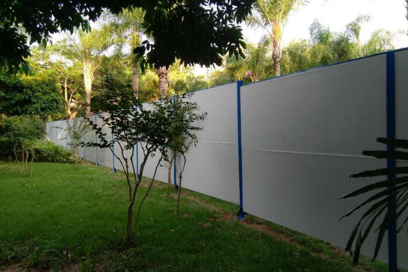 「PVC工地圍擋」工地PVC施工圍擋的優勢主要有哪些?